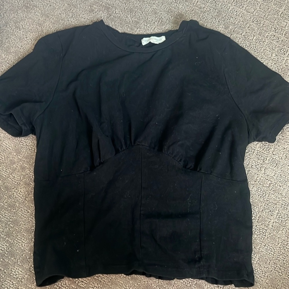 cute cropped shirt!